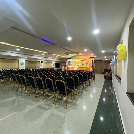 Varada Nagavali Hotel Srikakulam Luaran gambar