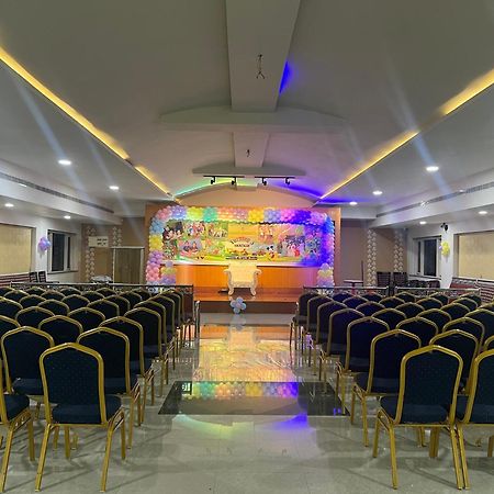 Varada Nagavali Hotel Srikakulam Luaran gambar