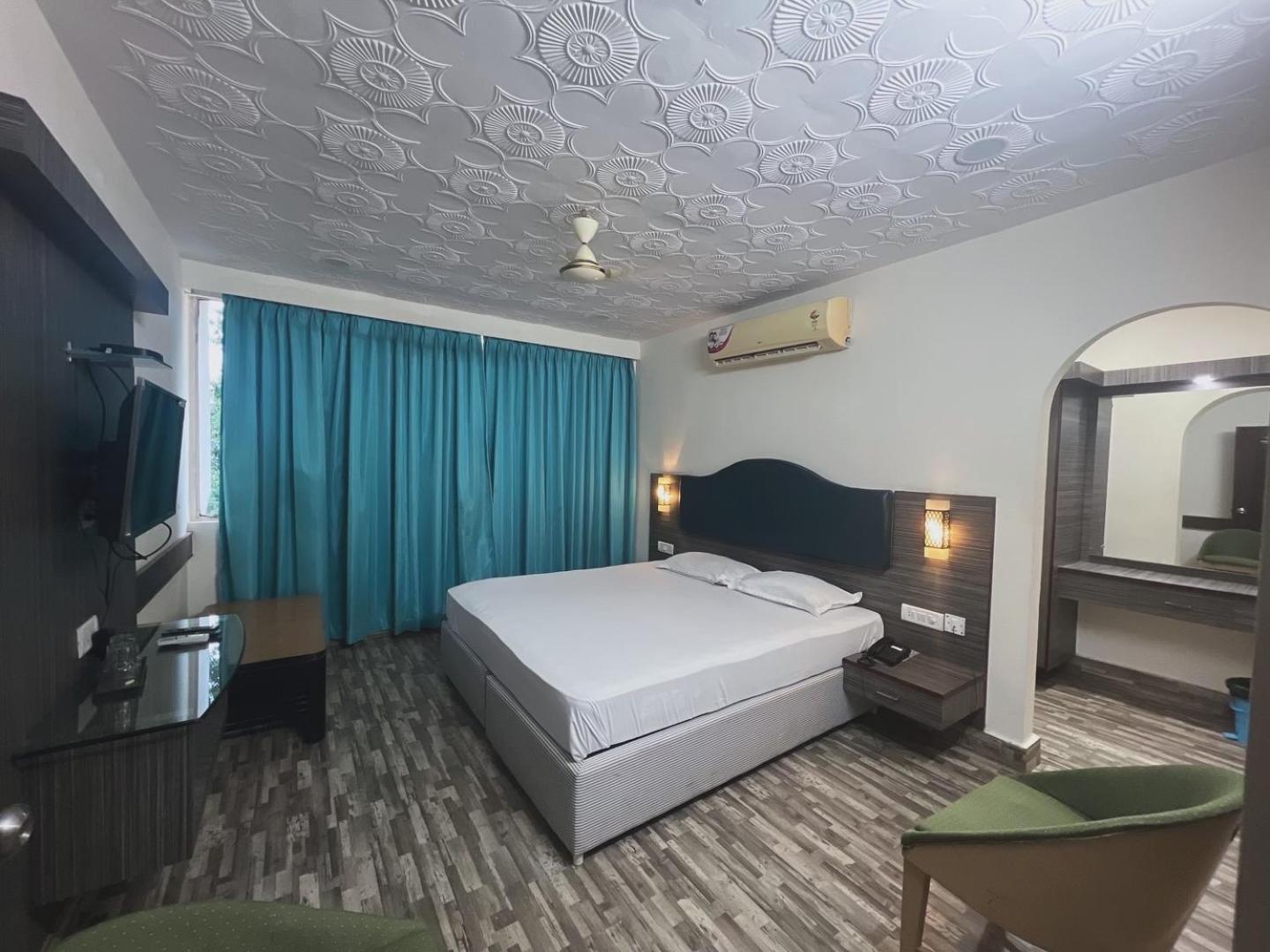 Varada Nagavali Hotel Srikakulam Luaran gambar