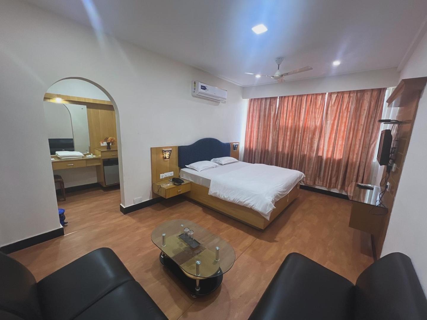 Varada Nagavali Hotel Srikakulam Luaran gambar