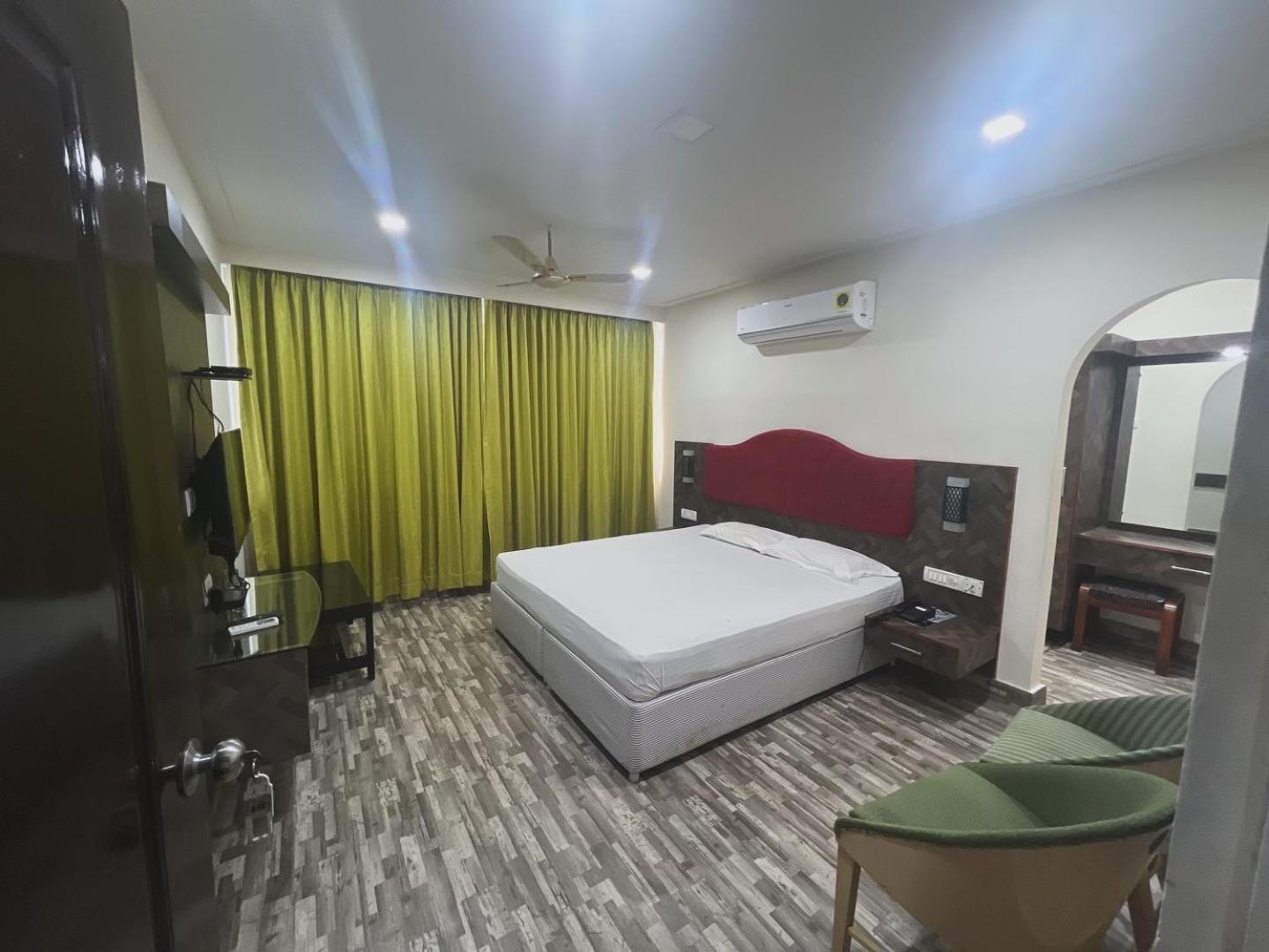 Varada Nagavali Hotel Srikakulam Luaran gambar
