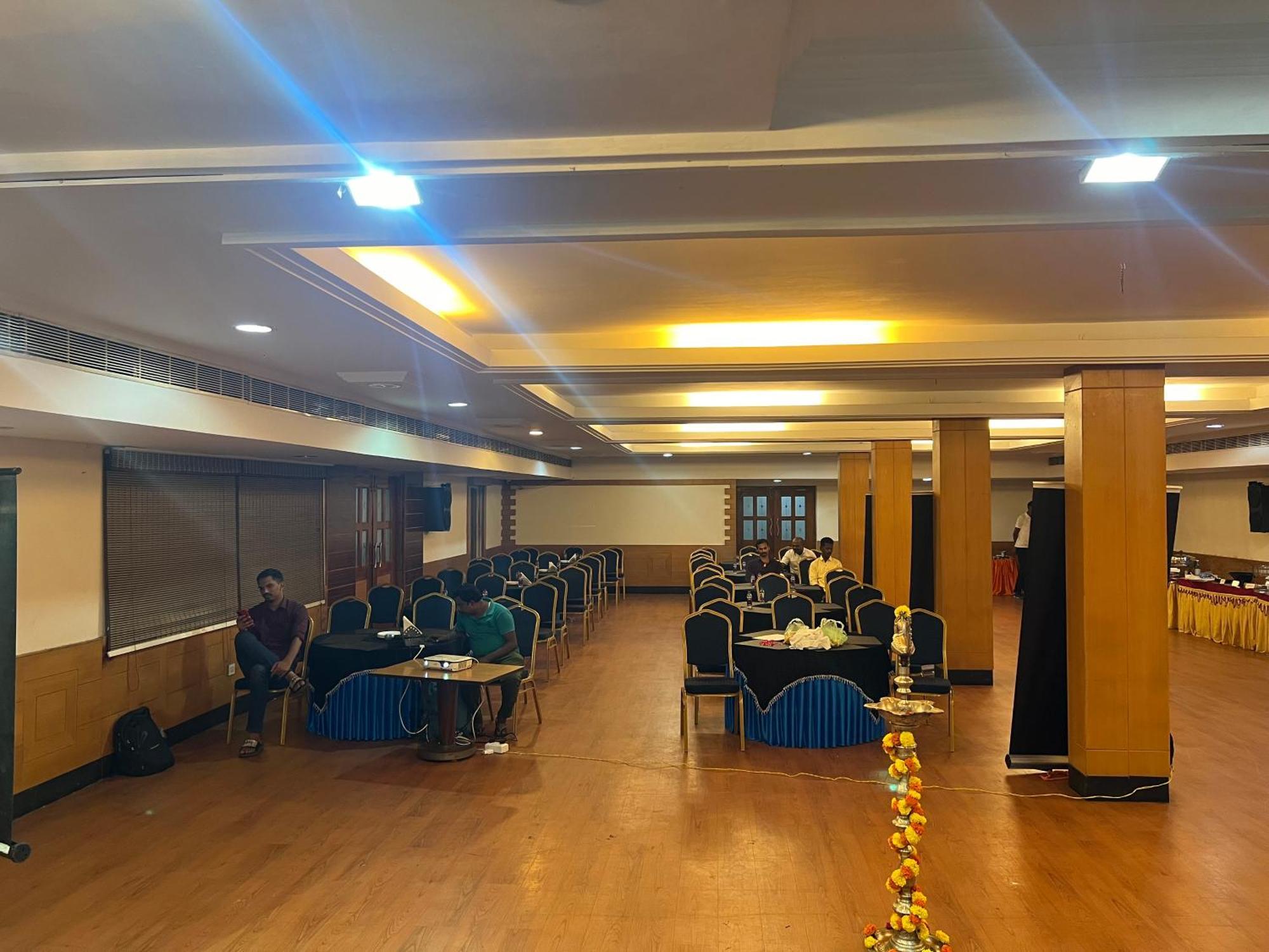 Varada Nagavali Hotel Srikakulam Luaran gambar