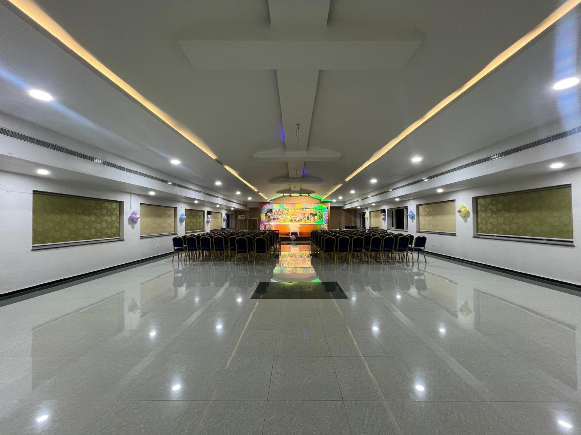 Varada Nagavali Hotel Srikakulam Luaran gambar