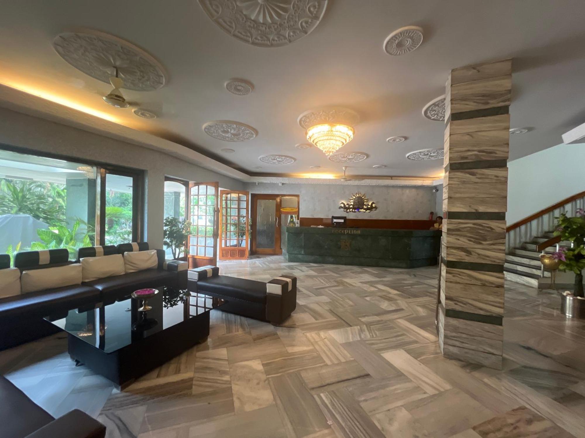 Varada Nagavali Hotel Srikakulam Luaran gambar